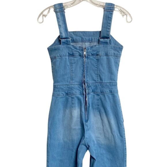 Dollhouse Juniors' Cropped Wide-Leg Denim Overalls 3 - Picture 11 of 14